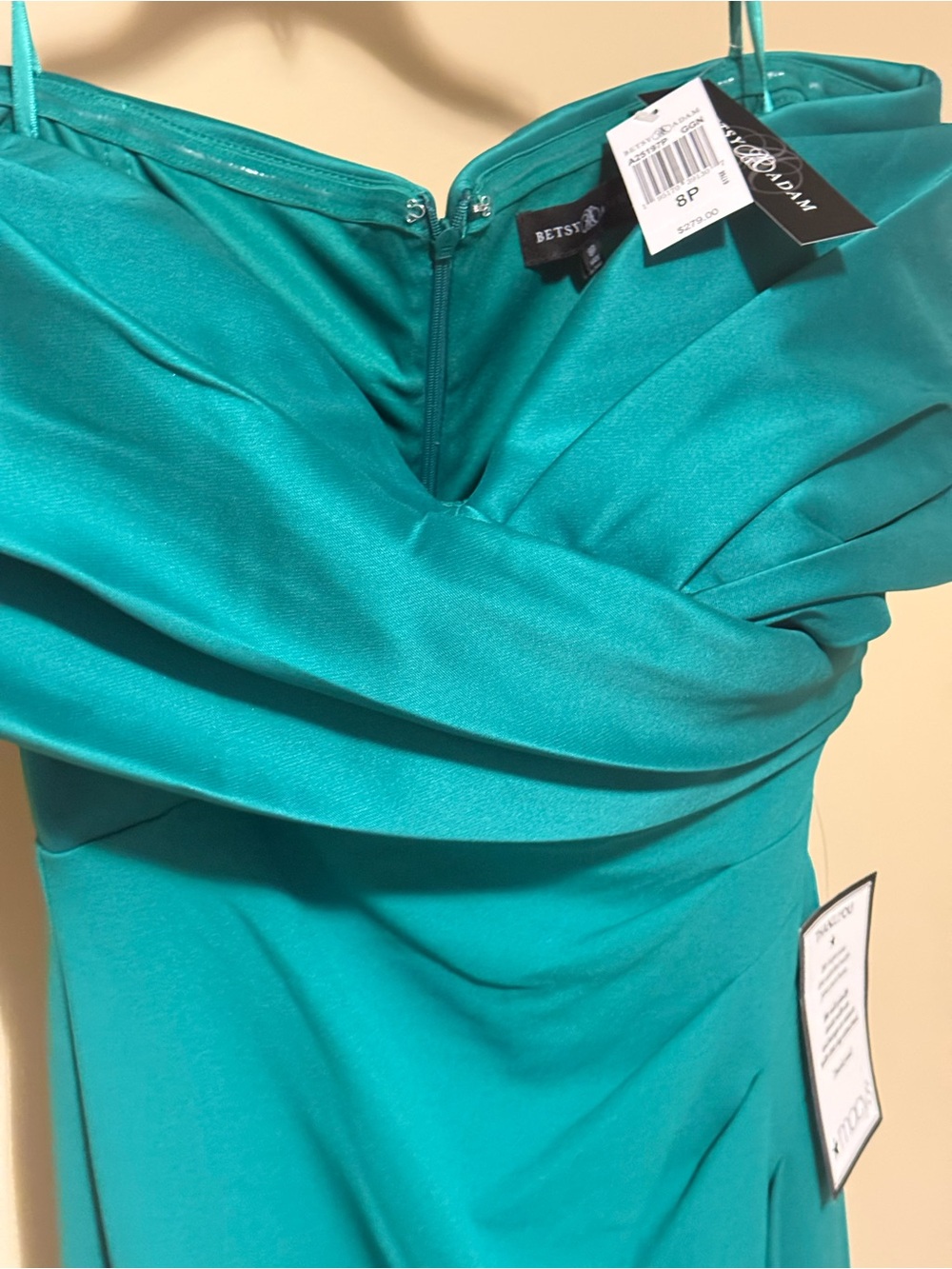 Betsy & Adam Off-Shoulder Emerald Green Column Gown - Picture 8 of 10